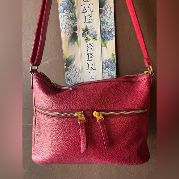 FOSSIL Elegant Red Leather Crossbody Bag - Picture 5 of 15